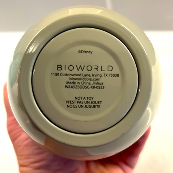 Disney Mickey “ CHILLED TO THE BONE” stemless wine tumbler. - Picture 4 of 4